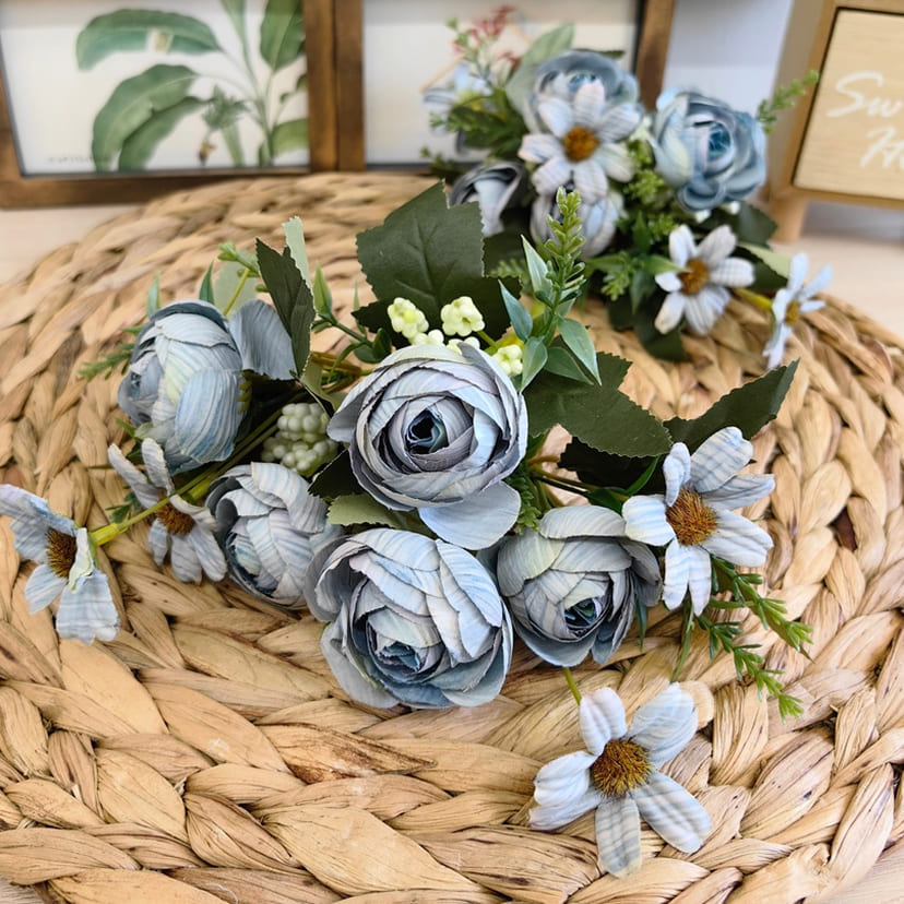 Искусственные цветы в Салавате | Цветы искусственные «Камелии с мелкоцветом», голубые, букет